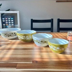 Vintage Pyrex Spring Blossom Bowls, Pyrex Avocado 1970s Pyrex Nesting Bowl Set